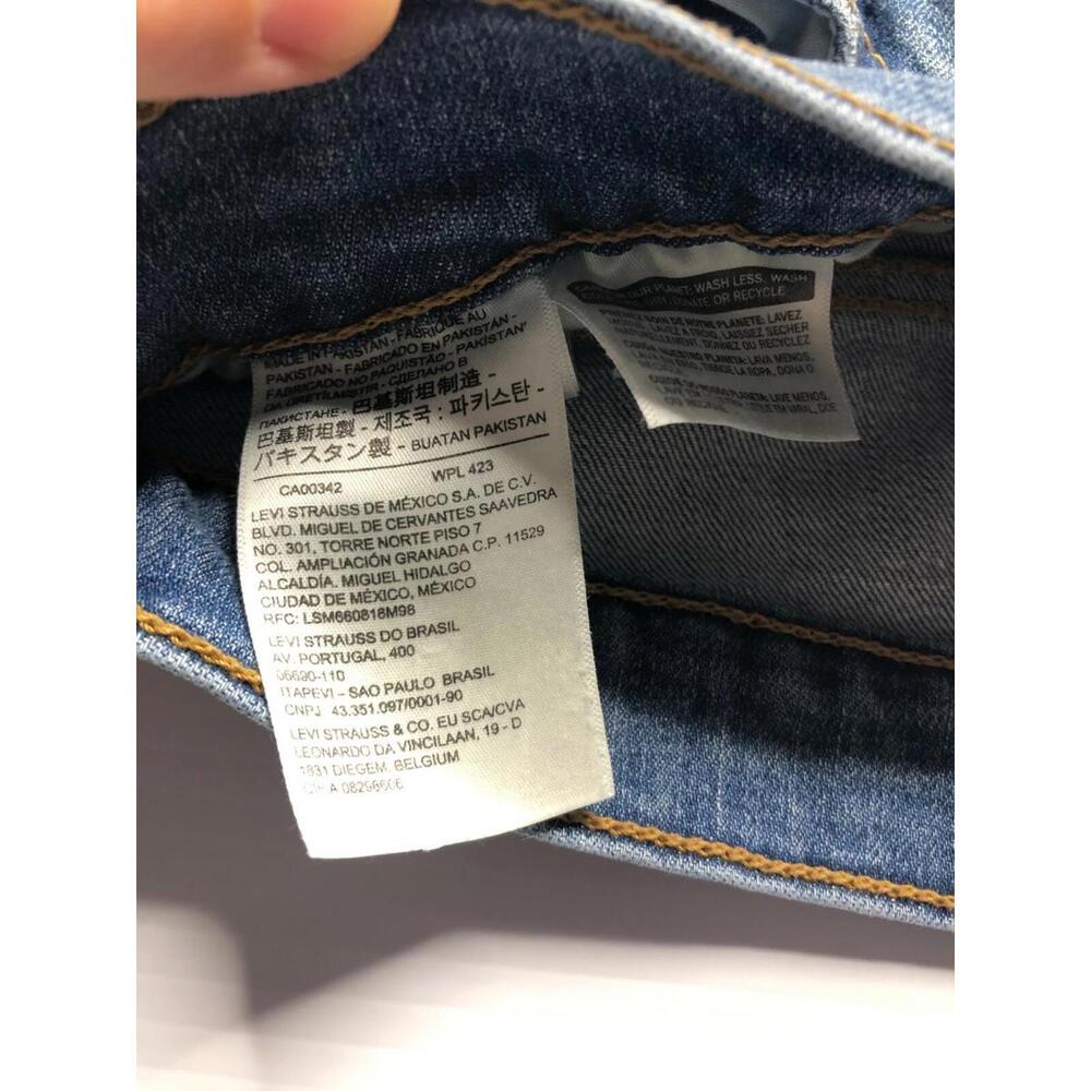 Levi's Womens Wedgie Skinny Jeans High Rise Light Wash Distressed Raw Hem Sz 29 - Picture 6 of 9